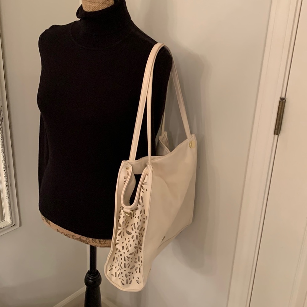 “It’s Something Sam and Libby Would Like” Sam and Libby large purse.